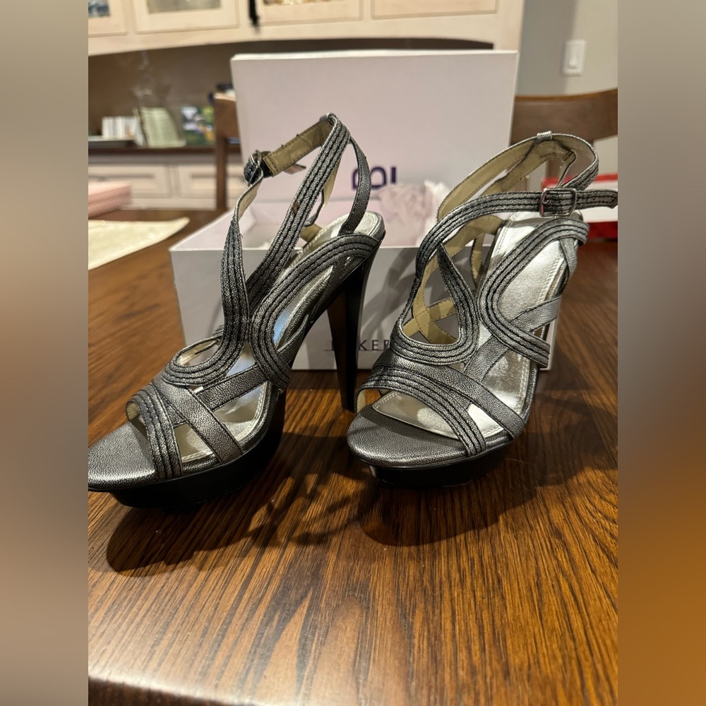 Bakers Rosita Platform Strappy Heel in Pewter - brand new unworn